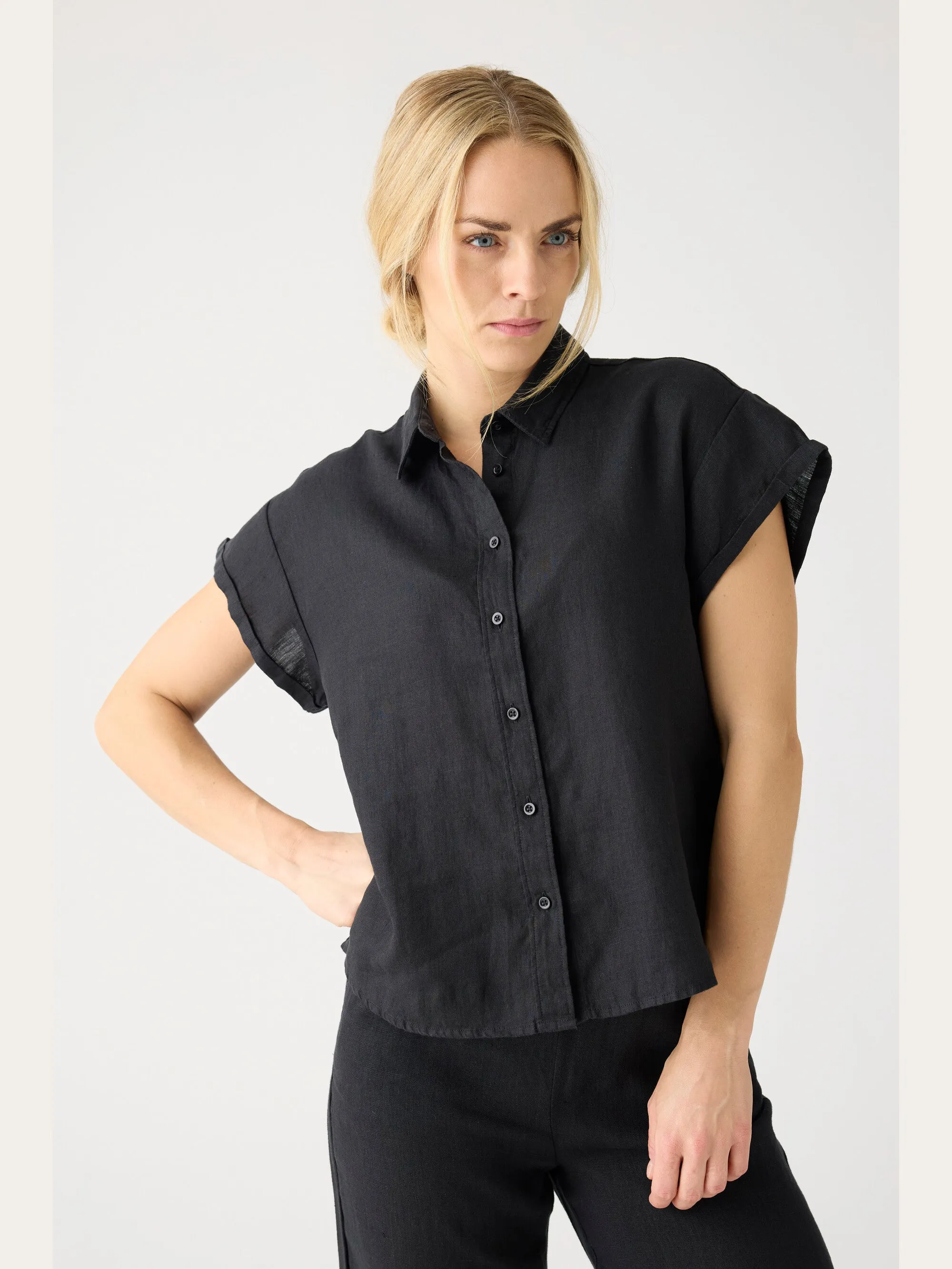 ASTER fold up short sleeve linen shirt - Black Jet