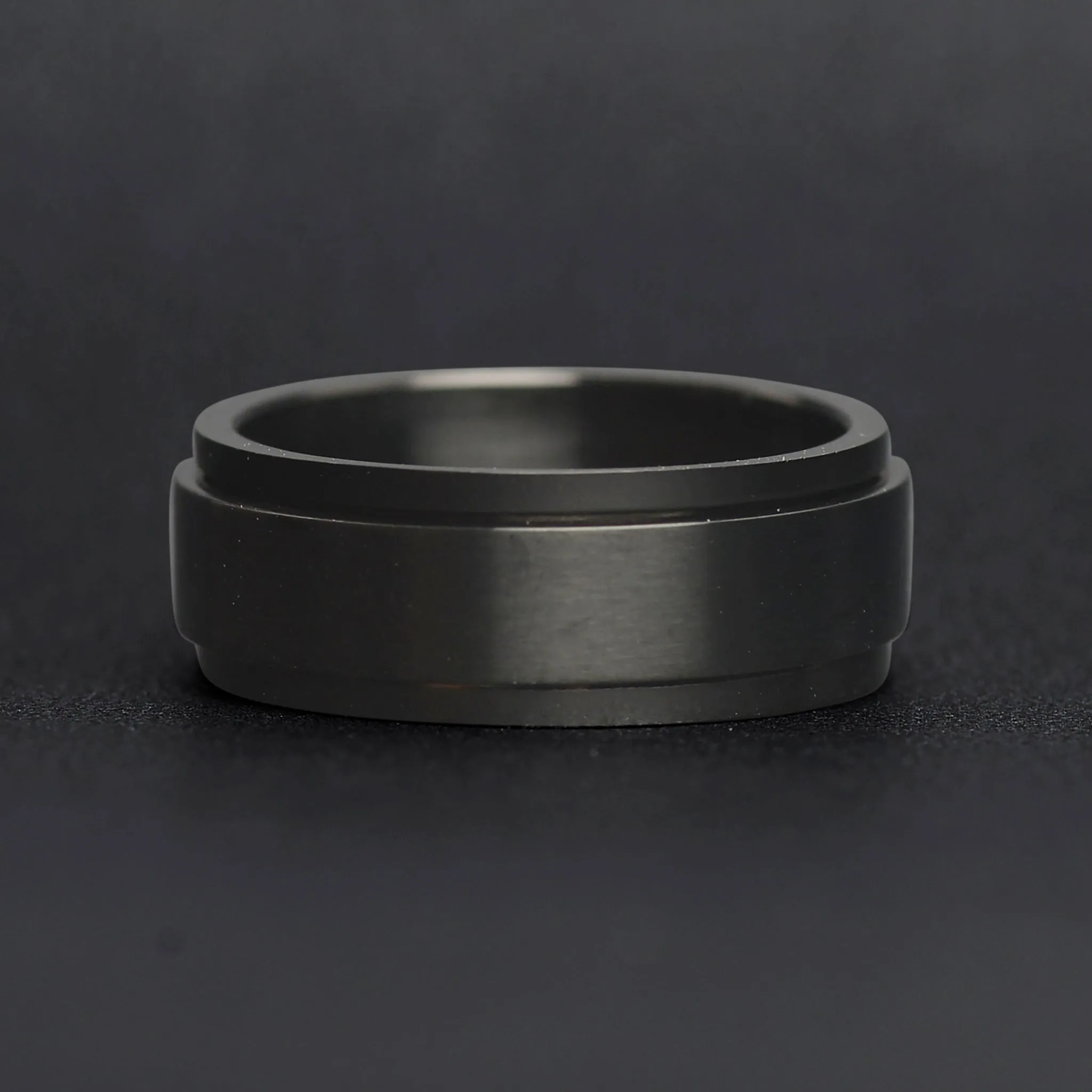 Black Enamel Stainless Steel Spinner Center Ring / SRJ2572