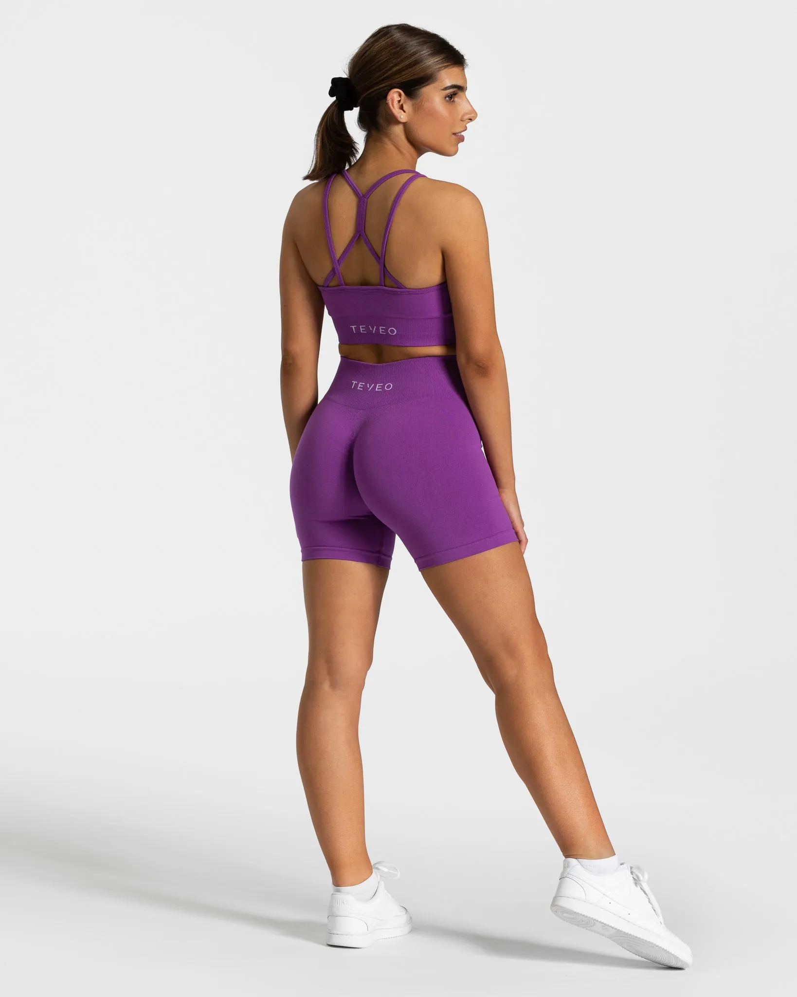 Timeless Scrunch Short "Violett"